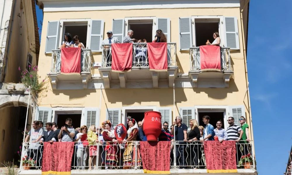 Μεγάλη Εβδομάδα: Τα 6 πιο όμορφα πασχαλινά έθιμα στην Ελλάδα